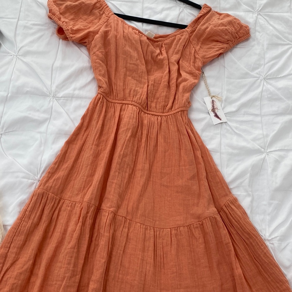 orange dress